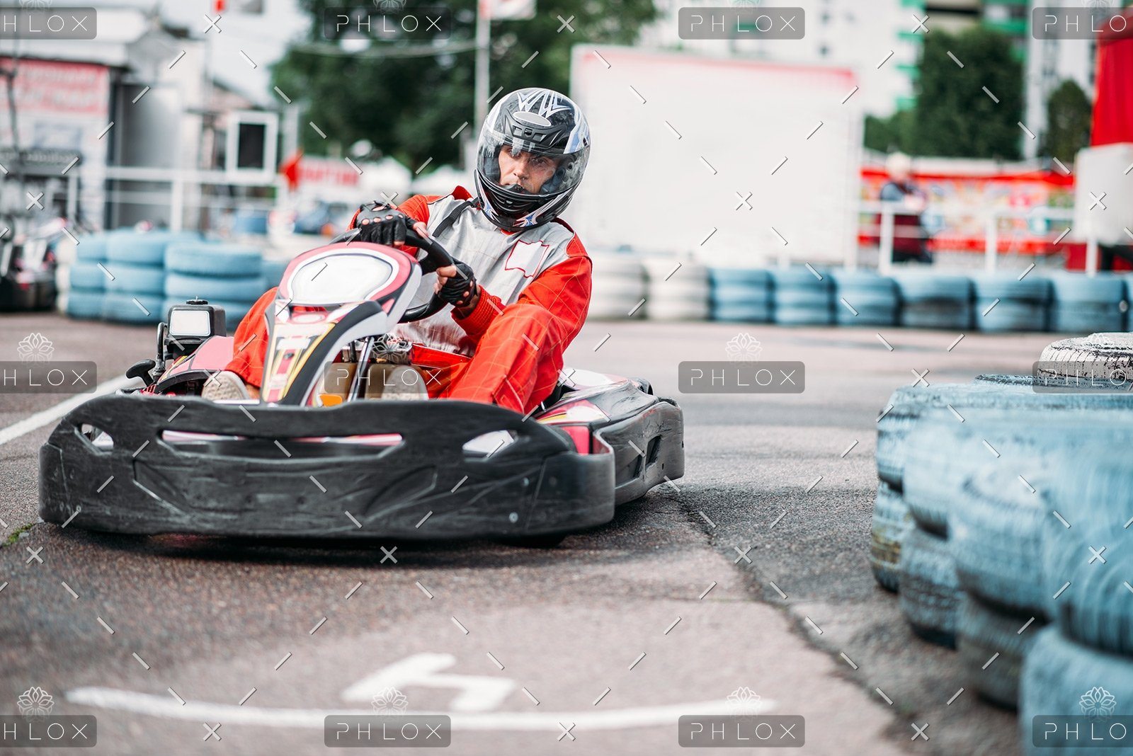 demo-attachment-10-karting-racer-in-action-go-kart-competition-P3QUDEW